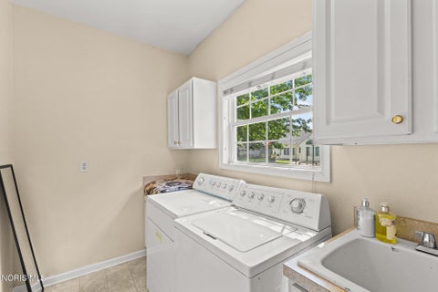 Tiny photo for 712 Whisperlake Road, Holland, OH 43528 (MLS # 10013798)