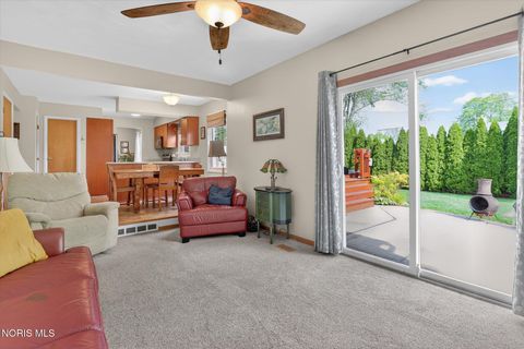 Tiny photo for 545 Dussel Drive, Maumee, OH 43537 (MLS # 10007329)