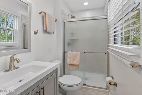 Tiny photo for 545 Dussel Drive, Maumee, OH 43537 (MLS # 10007329)