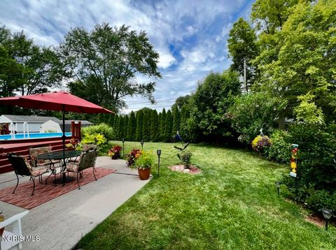 Tiny photo for 545 Dussel Drive, Maumee, OH 43537 (MLS # 10007329)