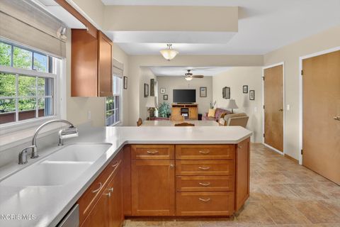 Tiny photo for 545 Dussel Drive, Maumee, OH 43537 (MLS # 10007329)