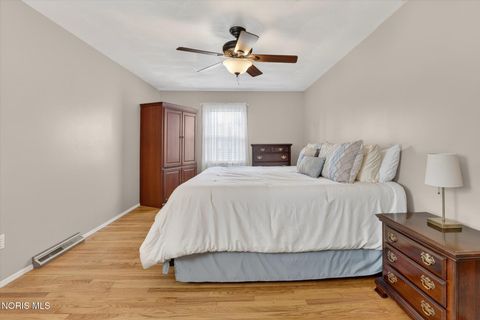 Tiny photo for 545 Dussel Drive, Maumee, OH 43537 (MLS # 10007329)