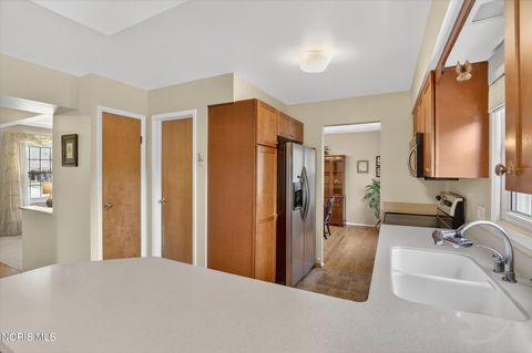 Tiny photo for 545 Dussel Drive, Maumee, OH 43537 (MLS # 10007329)