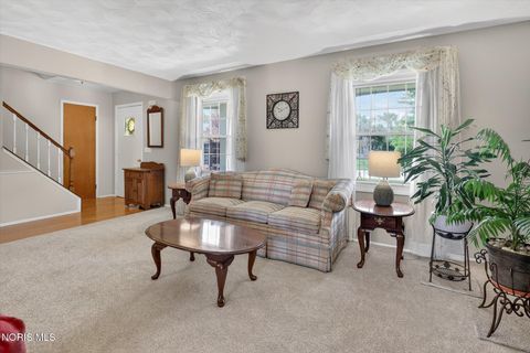 Tiny photo for 545 Dussel Drive, Maumee, OH 43537 (MLS # 10007329)