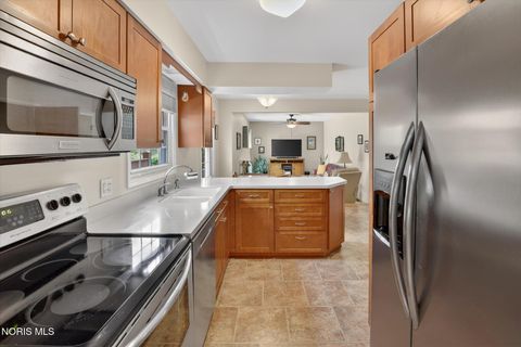 Tiny photo for 545 Dussel Drive, Maumee, OH 43537 (MLS # 10007329)