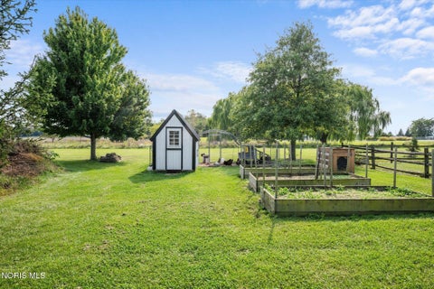 Tiny photo for 18397 Robinson Road, Bowling Green, OH 43402 (MLS # 10014243)