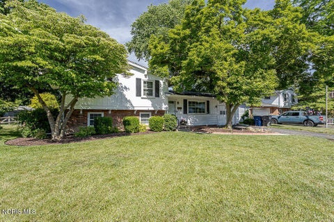 Tiny photo for 1963 Heatherlawn Drive, Toledo, OH 43614 (MLS # 10008817)