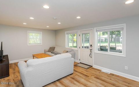 Tiny photo for 1963 Heatherlawn Drive, Toledo, OH 43614 (MLS # 10008817)