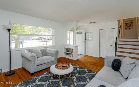 Tiny photo for 1963 Heatherlawn Drive, Toledo, OH 43614 (MLS # 10008817)