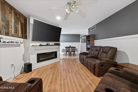 Tiny photo for 832 Anderson Street, Northwood, OH 43619 (MLS # 10006549)