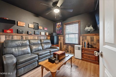 Tiny photo for 832 Anderson Street, Northwood, OH 43619 (MLS # 10006549)