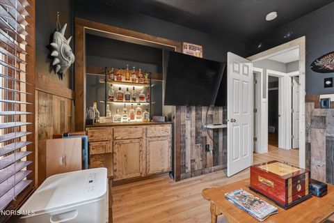 Tiny photo for 832 Anderson Street, Northwood, OH 43619 (MLS # 10006549)