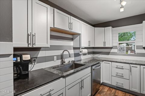 Tiny photo for 832 Anderson Street, Northwood, OH 43619 (MLS # 10006549)