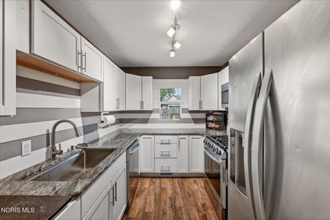 Tiny photo for 832 Anderson Street, Northwood, OH 43619 (MLS # 10006549)