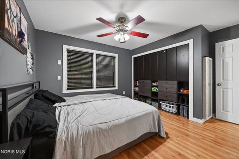 Tiny photo for 832 Anderson Street, Northwood, OH 43619 (MLS # 10006549)