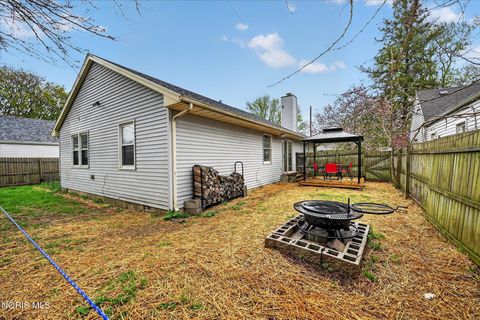 Tiny photo for 832 Anderson Street, Northwood, OH 43619 (MLS # 10006549)