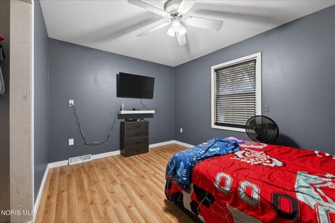 Tiny photo for 832 Anderson Street, Northwood, OH 43619 (MLS # 10006549)