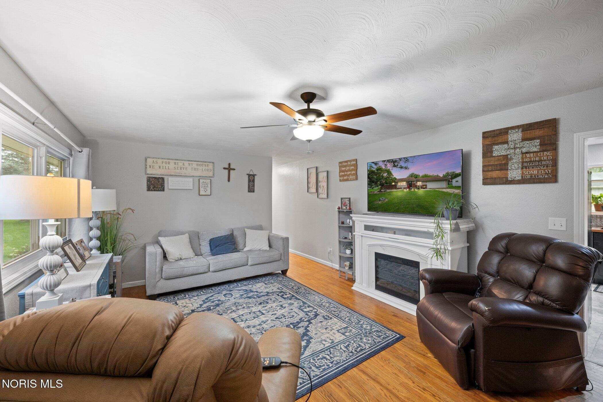 23348 W Centerfield Drive