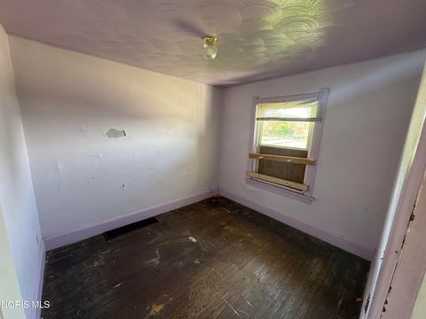 Tiny photo for 1944 N Michigan Street, Toledo, OH 43611 (MLS # 10008007)