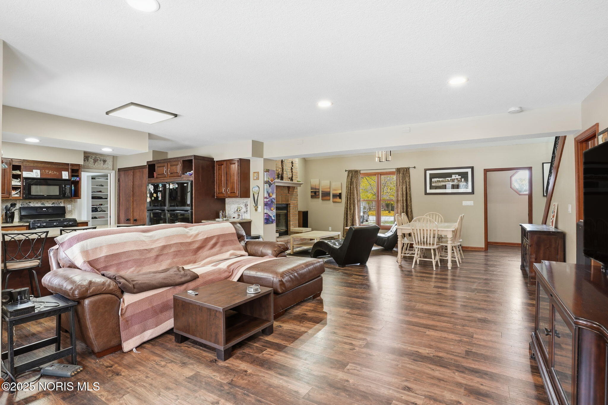 Perrysburg, Ohio 43551, United States, 5 Bedrooms Bedrooms, ,3 BathroomsBathrooms,Residential,Active,174095