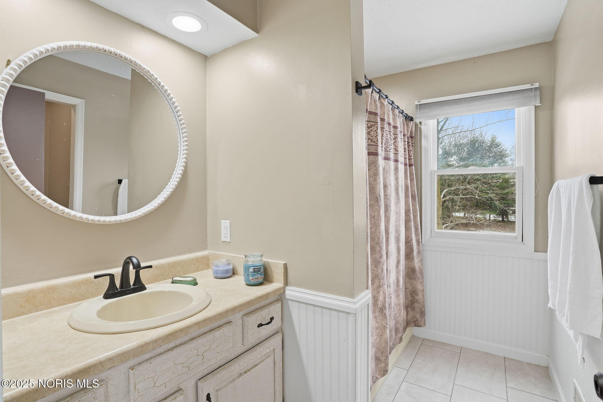 Perrysburg, Ohio 43551, United States, 5 Bedrooms Bedrooms, ,3 BathroomsBathrooms,Residential,Active,174095