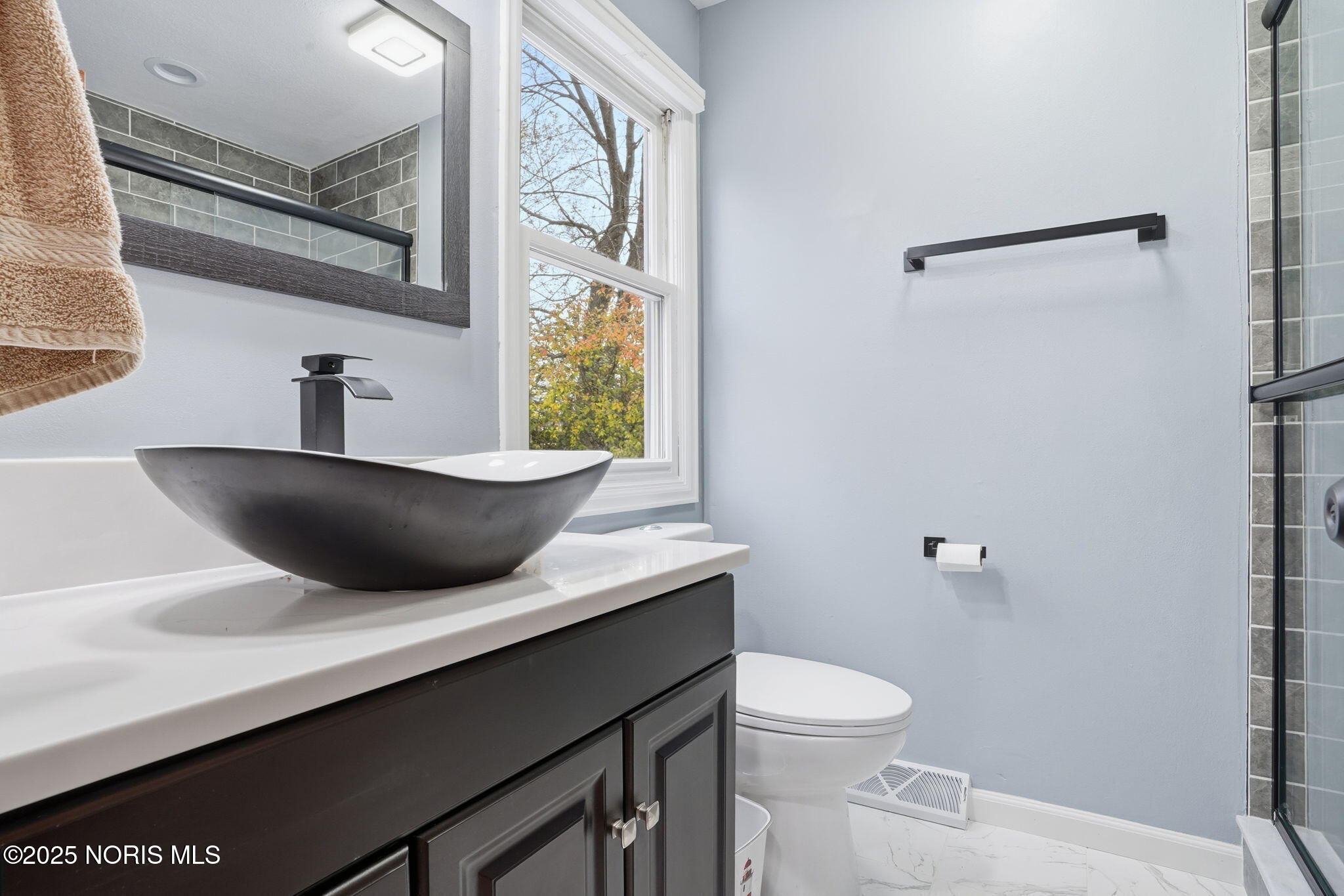 Perrysburg, Ohio 43551, United States, 5 Bedrooms Bedrooms, ,3 BathroomsBathrooms,Residential,Active,174095