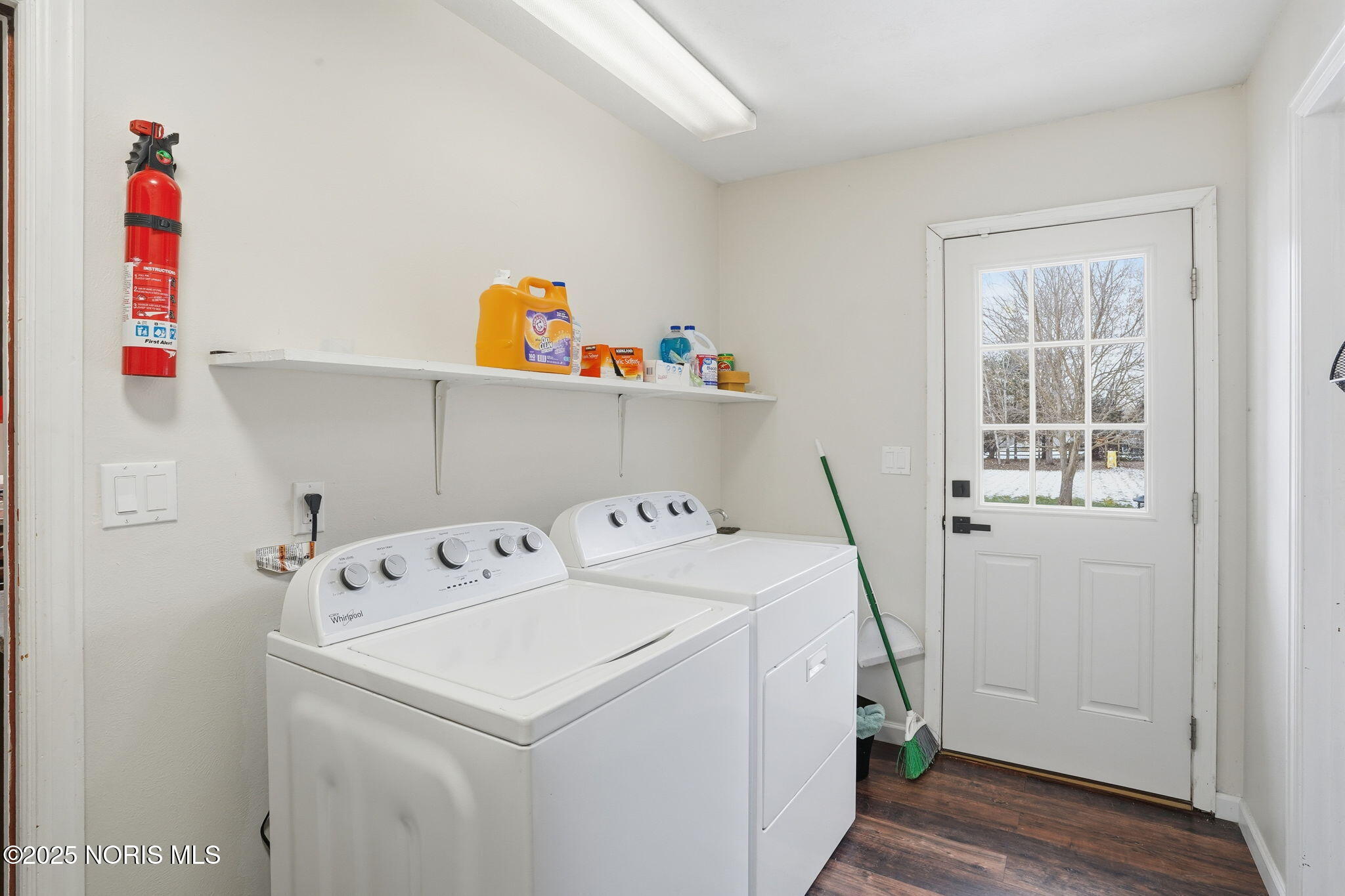 Perrysburg, Ohio 43551, United States, 5 Bedrooms Bedrooms, ,3 BathroomsBathrooms,Residential,Active,174095