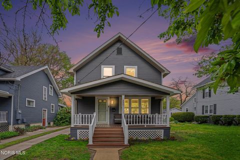 Photo of 430 N Prospect Street, Bowling Green, OH 43402 (MLS # 10007072)