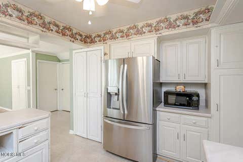 Tiny photo for 888 Bexley Drive, Perrysburg, OH 43551 (MLS # 10010062)