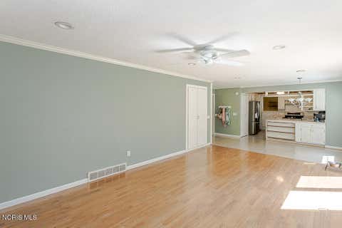Tiny photo for 888 Bexley Drive, Perrysburg, OH 43551 (MLS # 10010062)