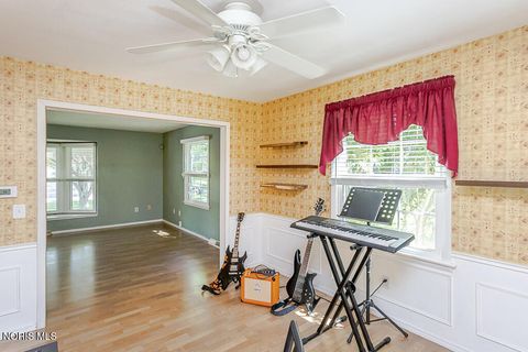 Tiny photo for 888 Bexley Drive, Perrysburg, OH 43551 (MLS # 10010062)