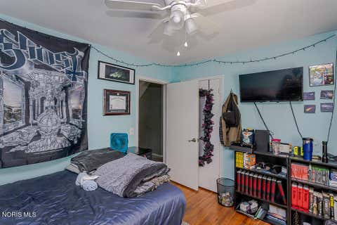 Tiny photo for 888 Bexley Drive, Perrysburg, OH 43551 (MLS # 10010062)