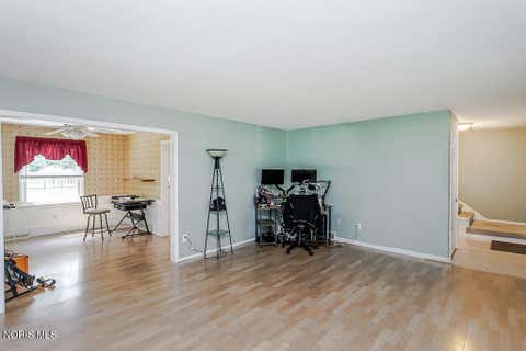 Tiny photo for 888 Bexley Drive, Perrysburg, OH 43551 (MLS # 10010062)