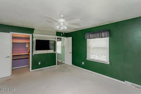 Tiny photo for 888 Bexley Drive, Perrysburg, OH 43551 (MLS # 10010062)