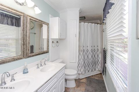 Tiny photo for 888 Bexley Drive, Perrysburg, OH 43551 (MLS # 10010062)