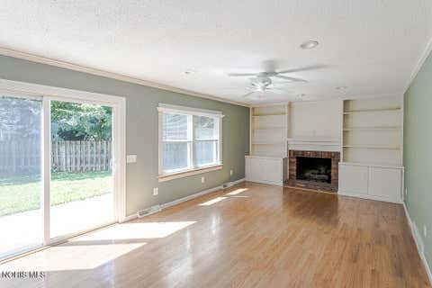 Tiny photo for 888 Bexley Drive, Perrysburg, OH 43551 (MLS # 10010062)