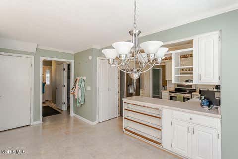 Tiny photo for 888 Bexley Drive, Perrysburg, OH 43551 (MLS # 10010062)