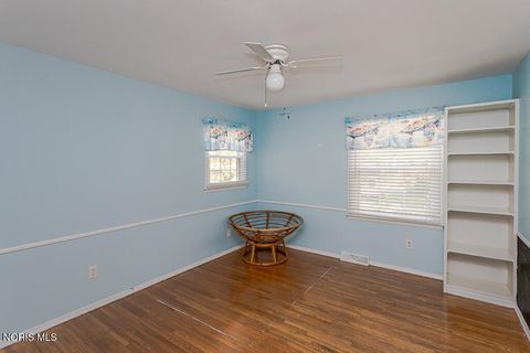 Tiny photo for 888 Bexley Drive, Perrysburg, OH 43551 (MLS # 10010062)