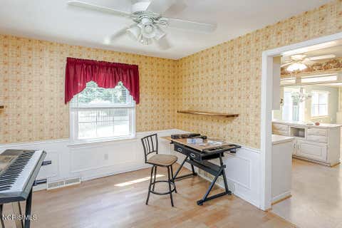 Tiny photo for 888 Bexley Drive, Perrysburg, OH 43551 (MLS # 10010062)
