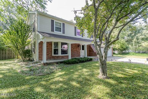 Homes For Sale - 888 Bexley Drive<br/> Perrysburg, OH 43551