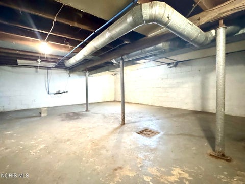 Tiny photo for 965 Curtis Street, Toledo, OH 43609 (MLS # 10011180)