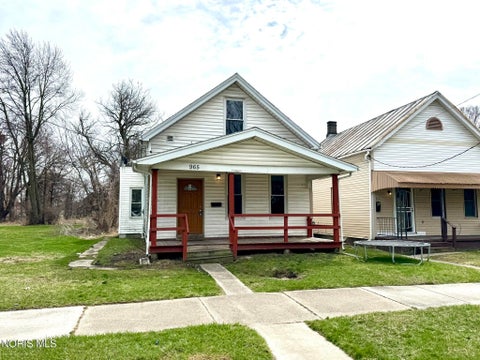 Photo of 965 Curtis Street, Toledo, OH 43609 (MLS # 10011180)