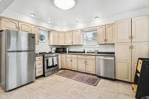 Tiny photo for 130 Helen Drive, Rossford, OH 43460 (MLS # 10013567)