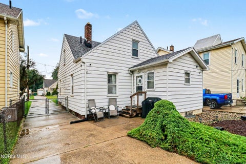 Tiny photo for 130 Helen Drive, Rossford, OH 43460 (MLS # 10013567)
