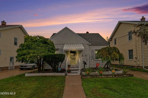 Tiny photo for 130 Helen Drive, Rossford, OH 43460 (MLS # 10013567)