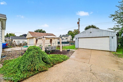 Tiny photo for 130 Helen Drive, Rossford, OH 43460 (MLS # 10013567)
