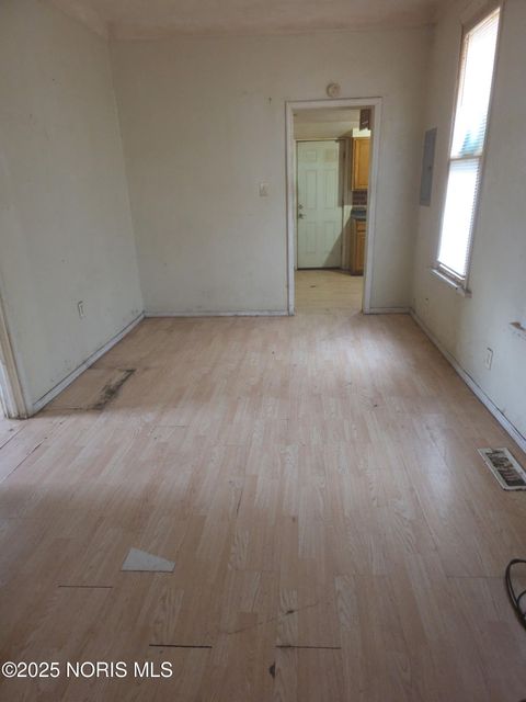 Tiny photo for 161 Mettler Street, Toledo, OH 43608 (MLS # 10002530)