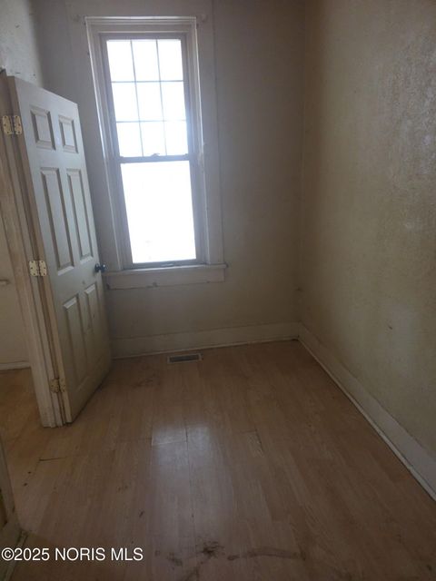 Tiny photo for 161 Mettler Street, Toledo, OH 43608 (MLS # 10002530)