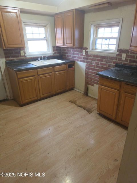 Tiny photo for 161 Mettler Street, Toledo, OH 43608 (MLS # 10002530)