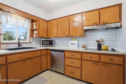 Tiny photo for 1200 5th Street, Findlay, OH 45840 (MLS # 10000817)